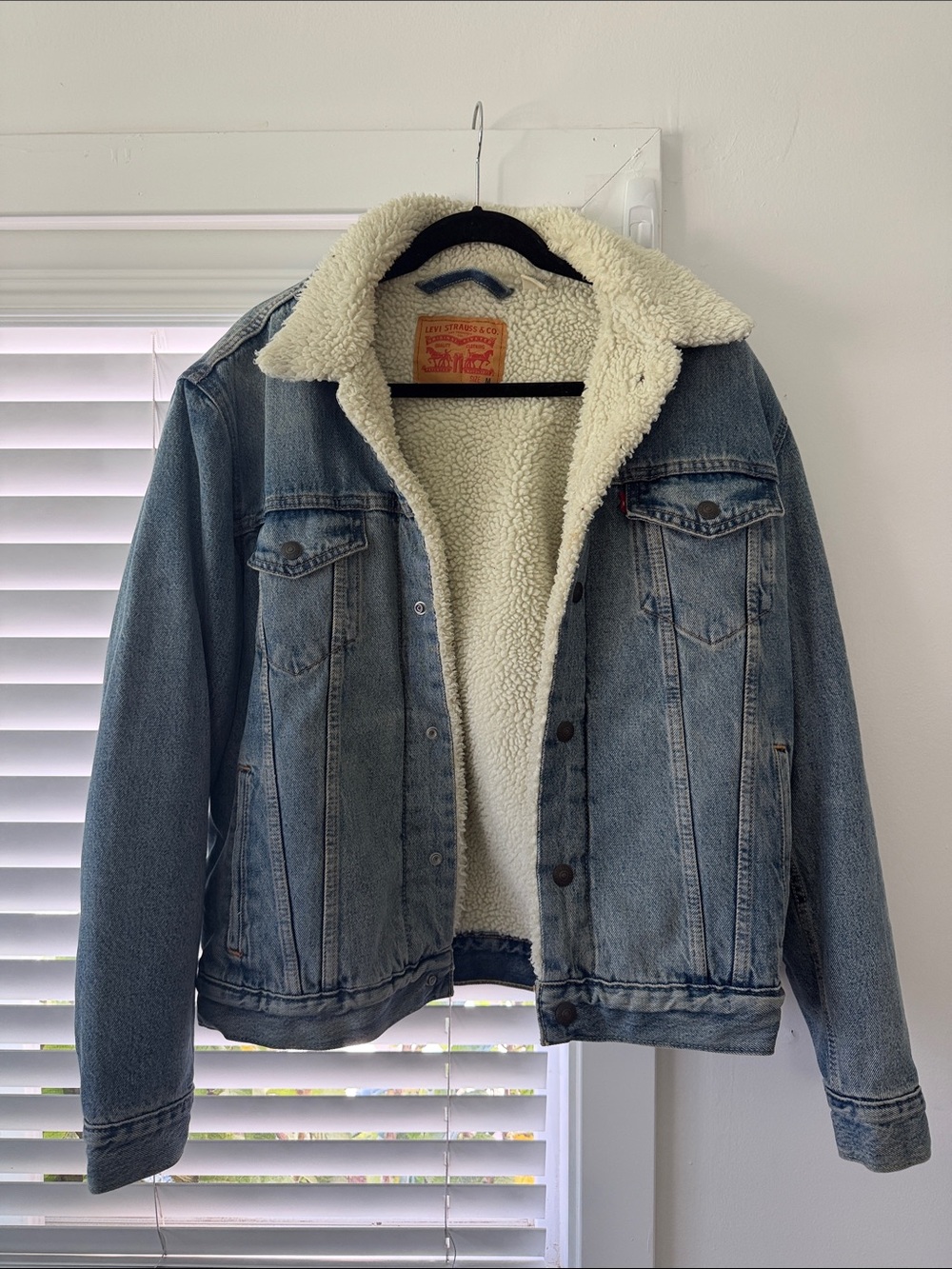 Levi's Light Blue Denim Trucker Jacket with Cream Sherpa